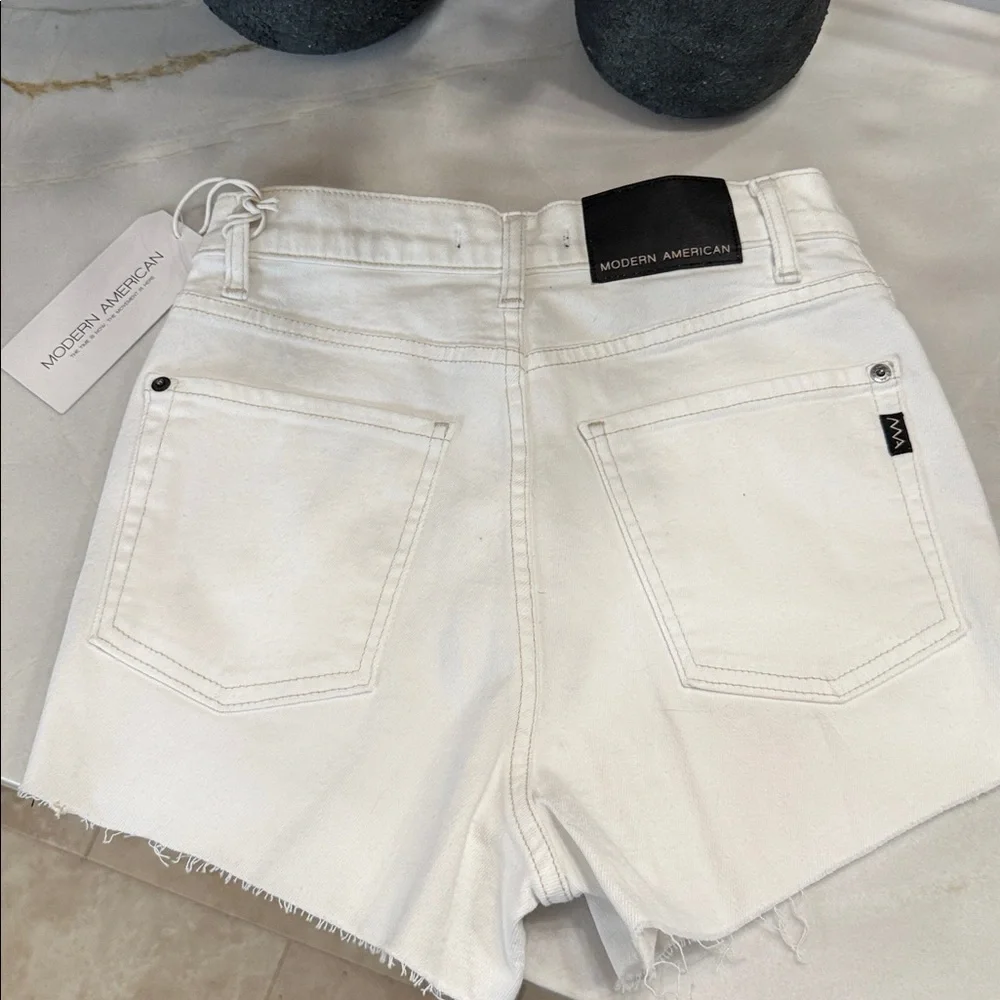 Modern American Anthropologie Women's high rise cutoff White denim Shorts - Picture 4 of 8